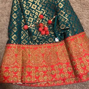 Embroidered jacquard Lehenga Choli w/ dupatta